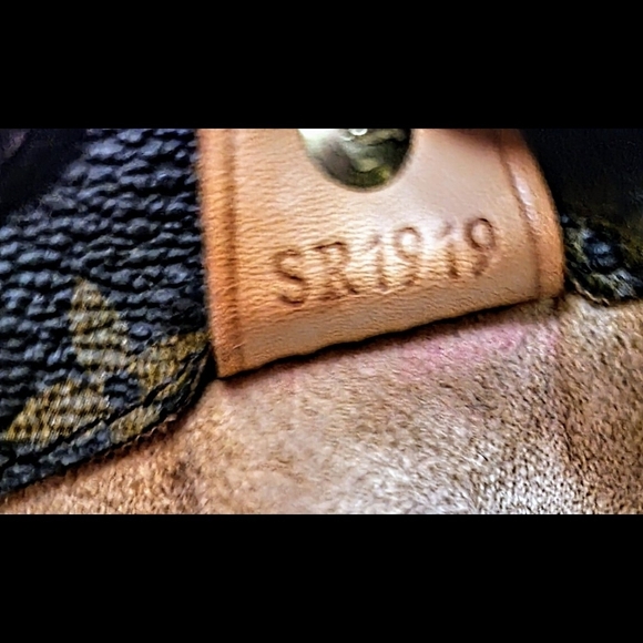 Louis Vuitton Luco Tote - Picture 3 of 10